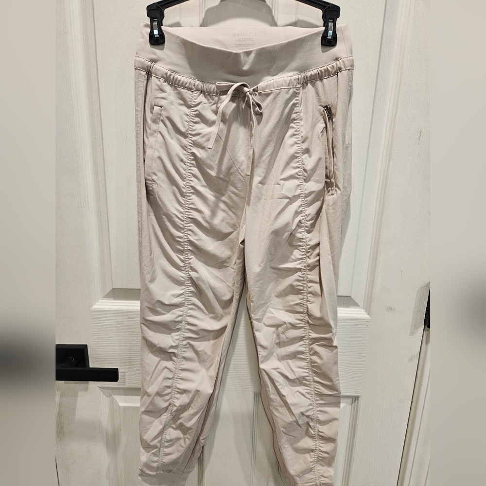 EUC Athleta BEIGE ATTITUDE JOGGERS SIZE 2P